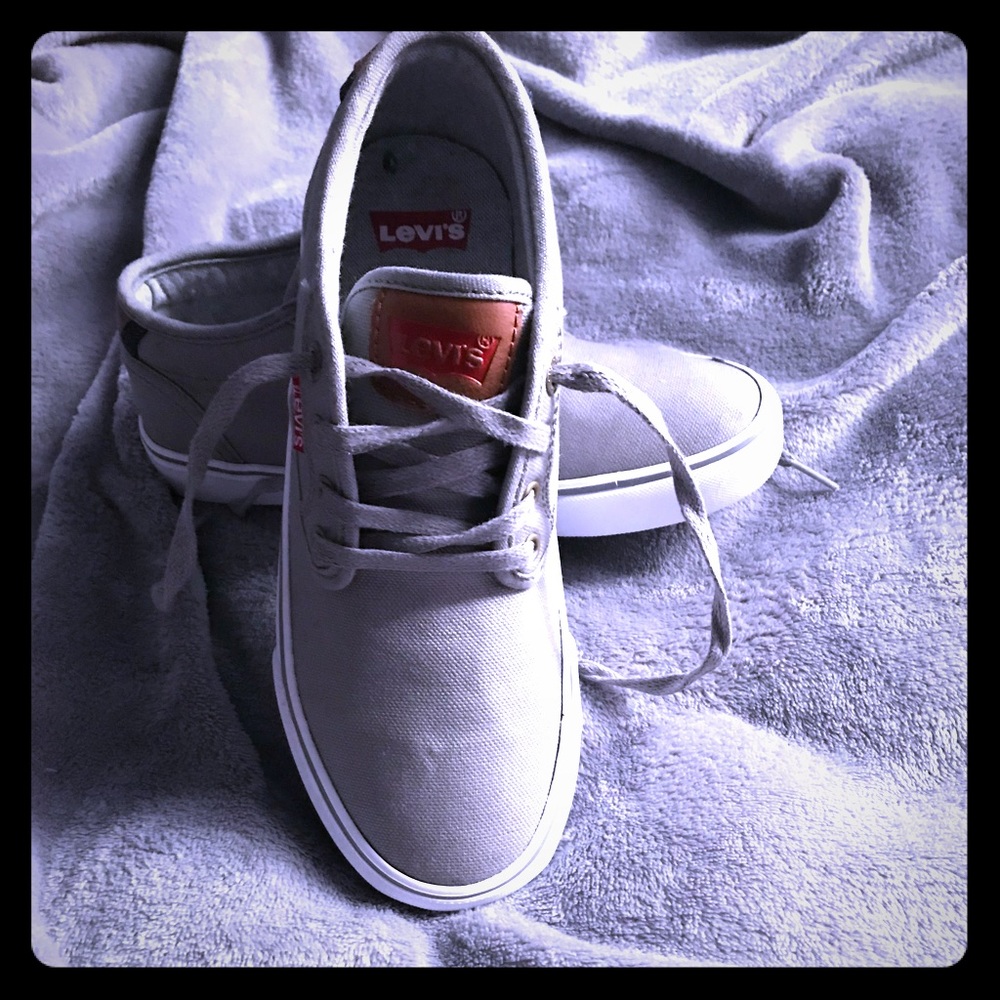 NWB Levi's Canvas Sneaks Boys 3